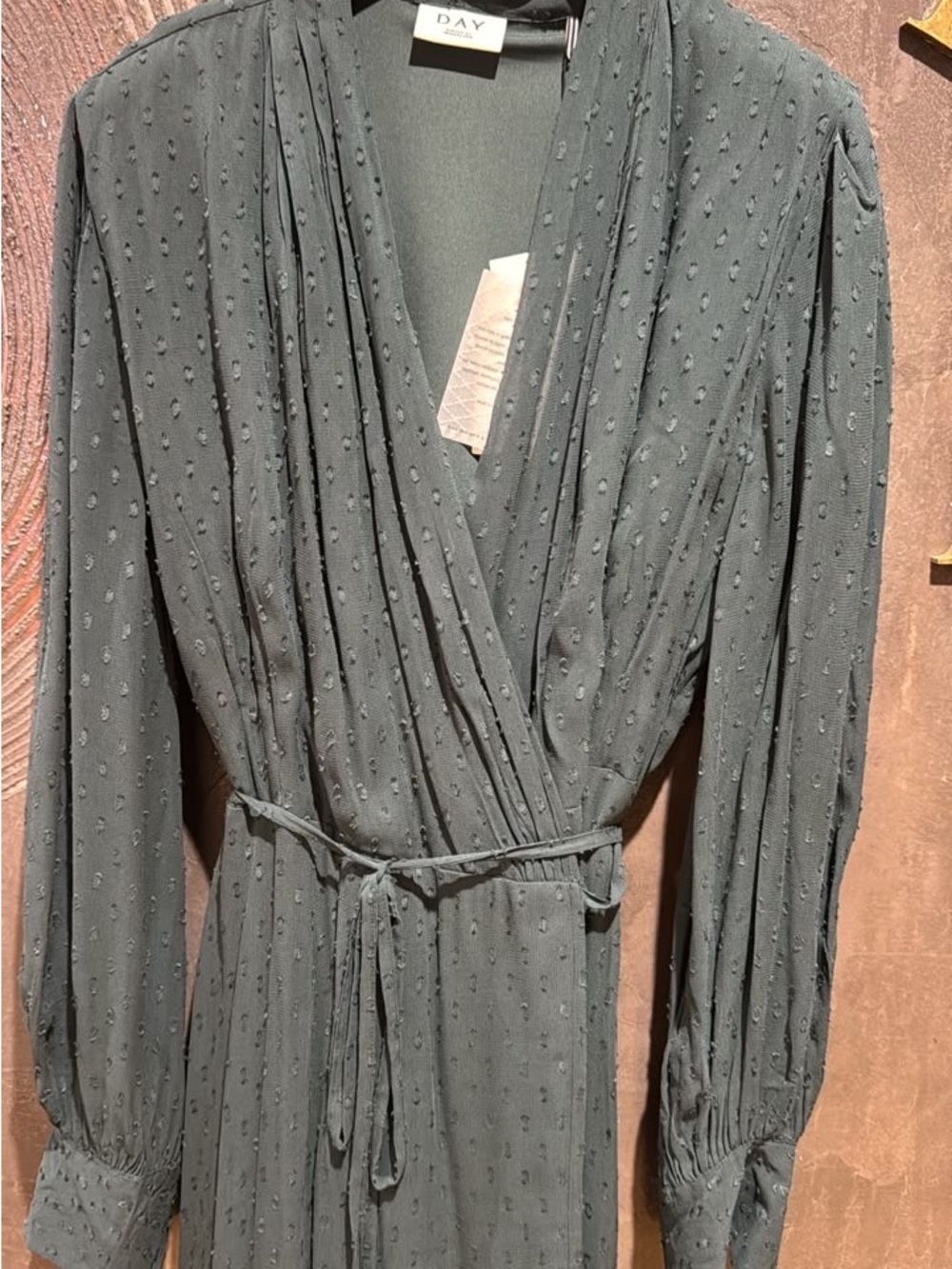 Elegant Dark Green Wrap Maxi Dress with Sheer Bishop Sleeves - Picture 6 of 9